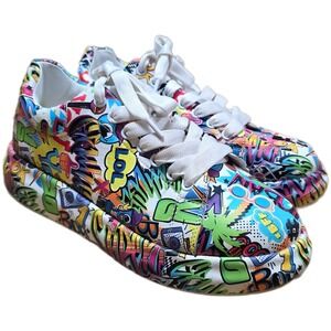 Graffiti Print Platform Sneakers Women's Size 8.5 White Lace Up Chunky Sole Shoe
